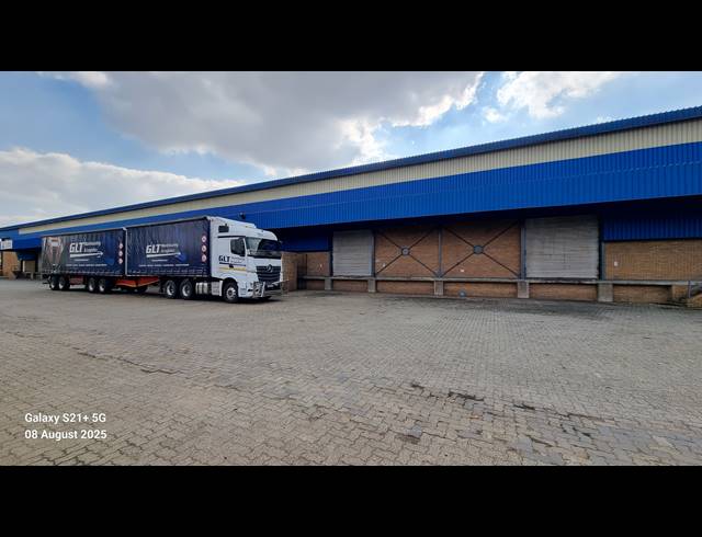 4,332M² WAREHOUSE TO LET IN JET PARK